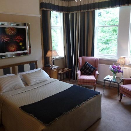 Bed and Breakfast Alexandra Court Харрогейт Экстерьер фото